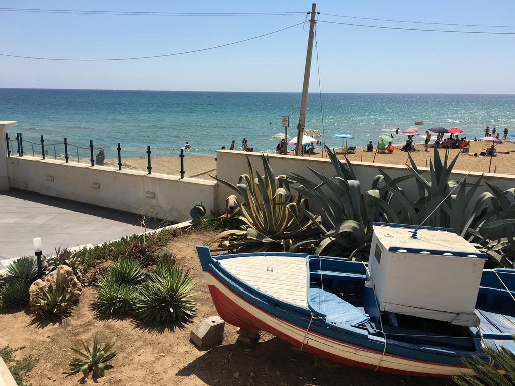 Villa Fronte Mare Avola Bagian luar foto