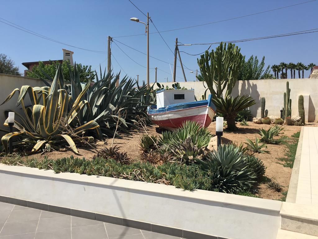 Villa Fronte Mare Avola Bagian luar foto